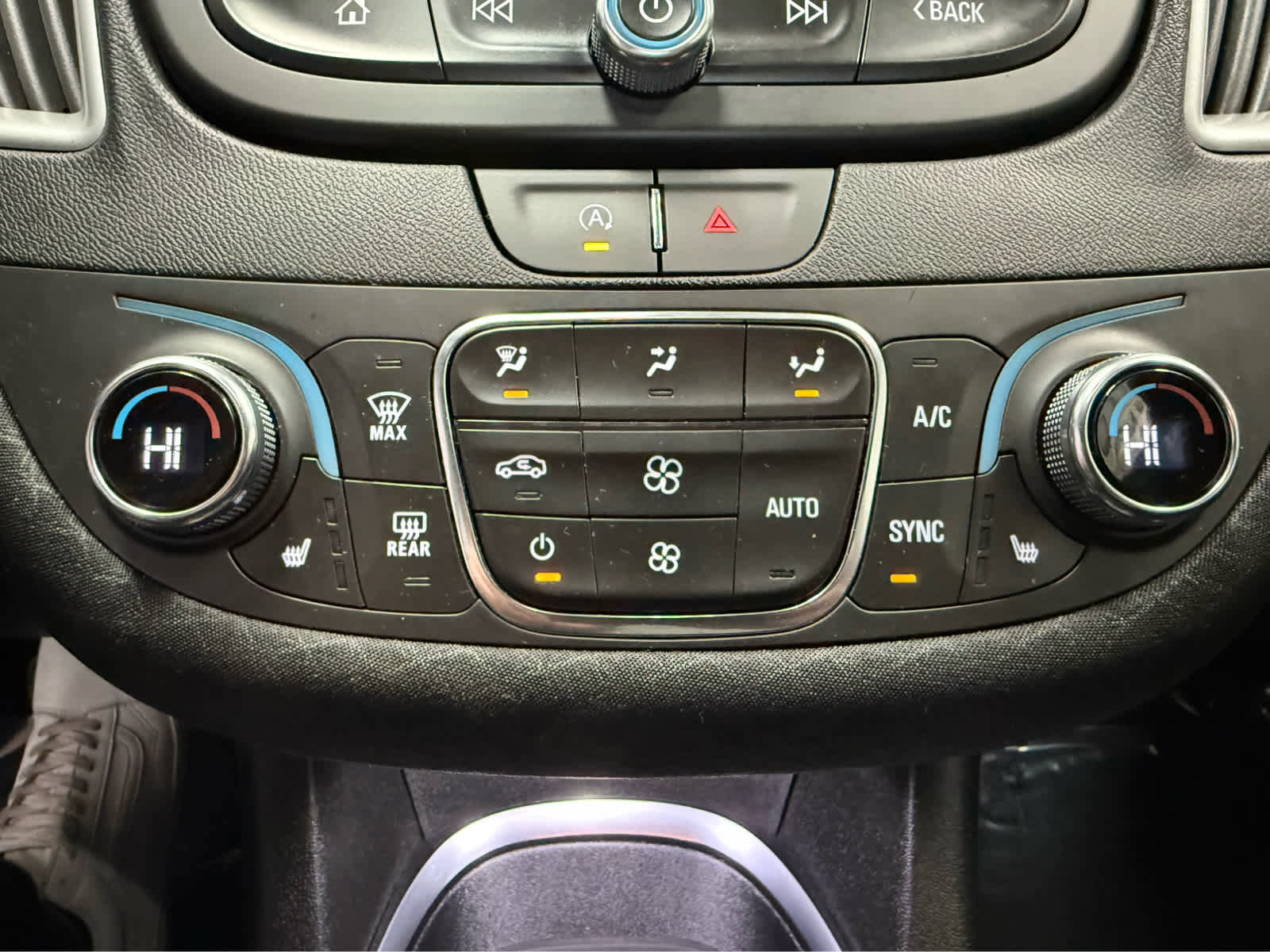 Used 2024 Chevrolet Malibu LT w/ Midnight Edition FWD image 17