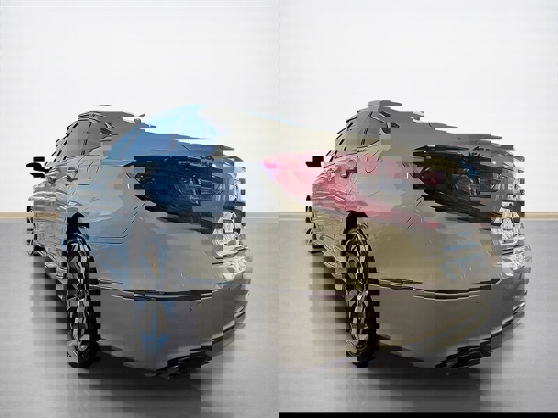 Used 2018 Honda Accord Touring image 6