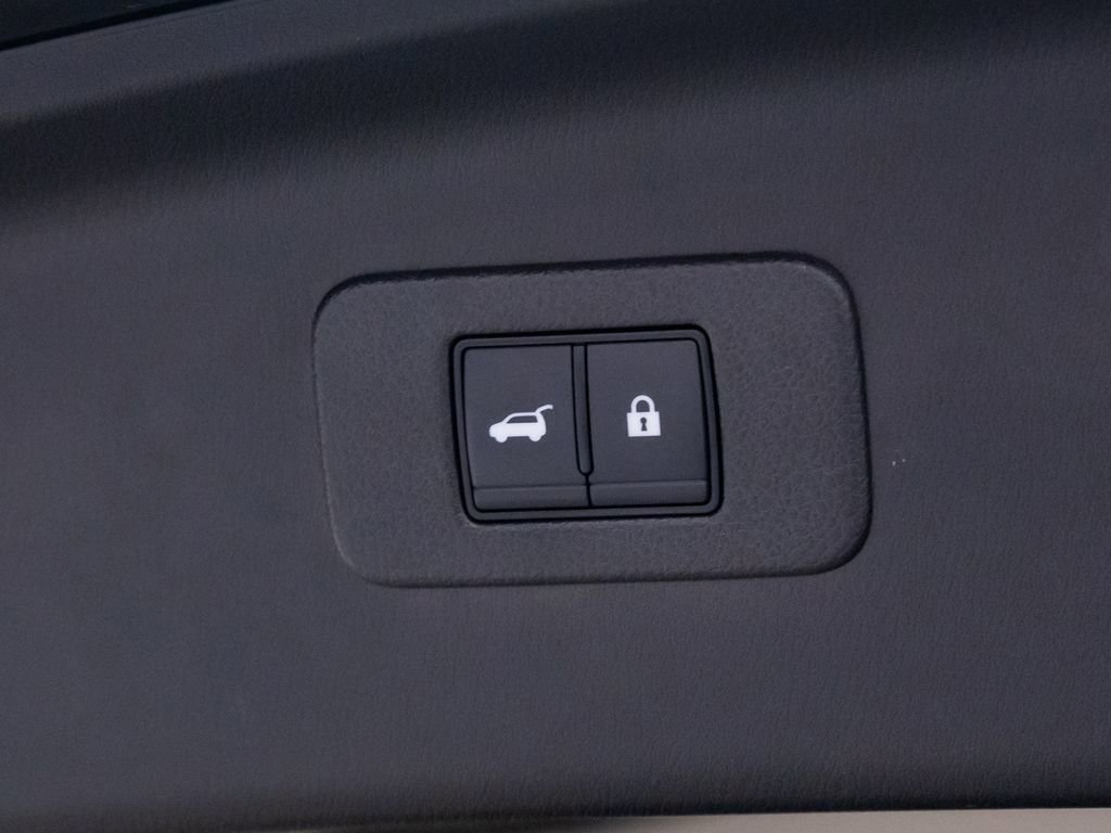 Used 2023 Nissan Armada SL w/ Captain's Chairs Package image 36