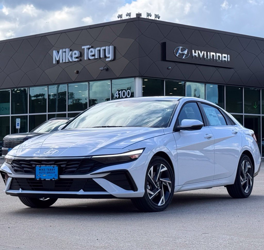 New 2026 Hyundai Elantra Limited FWD image 1