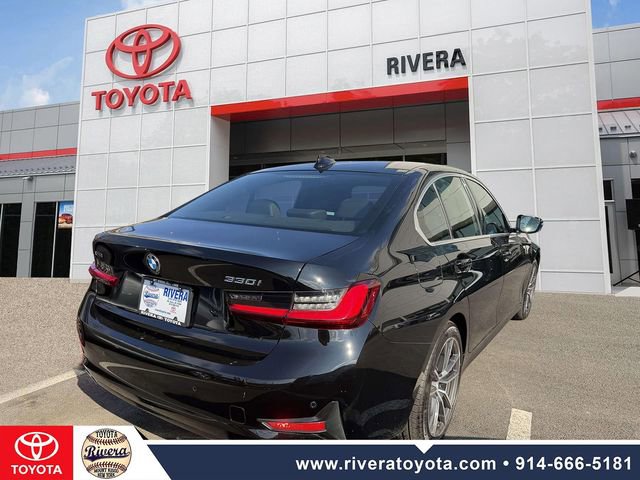 Used 2022 BMW 330i xDrive Sedan w/ Premium Package image 6