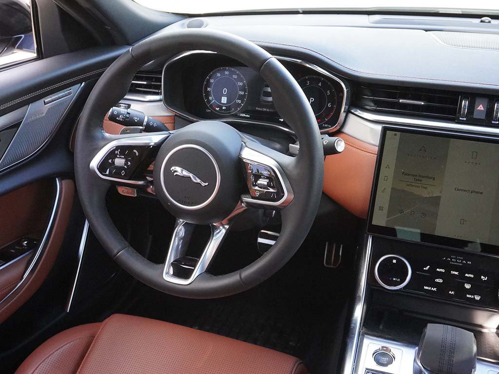 Used 2024 Jaguar XF R-Dynamic SE RWD image 27