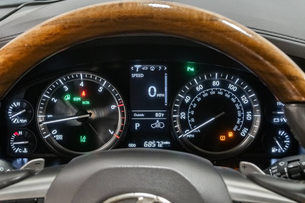 Used 2017 Lexus LX 570 4WD w/ Luxury Package image 15