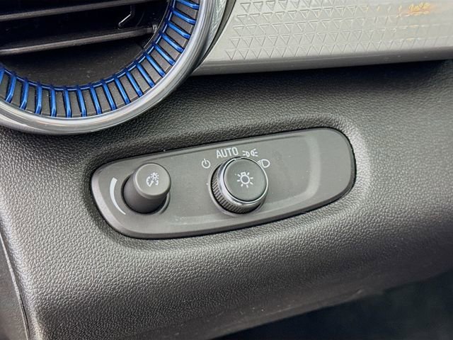 Used 2025 Chevrolet Trax LT image 10