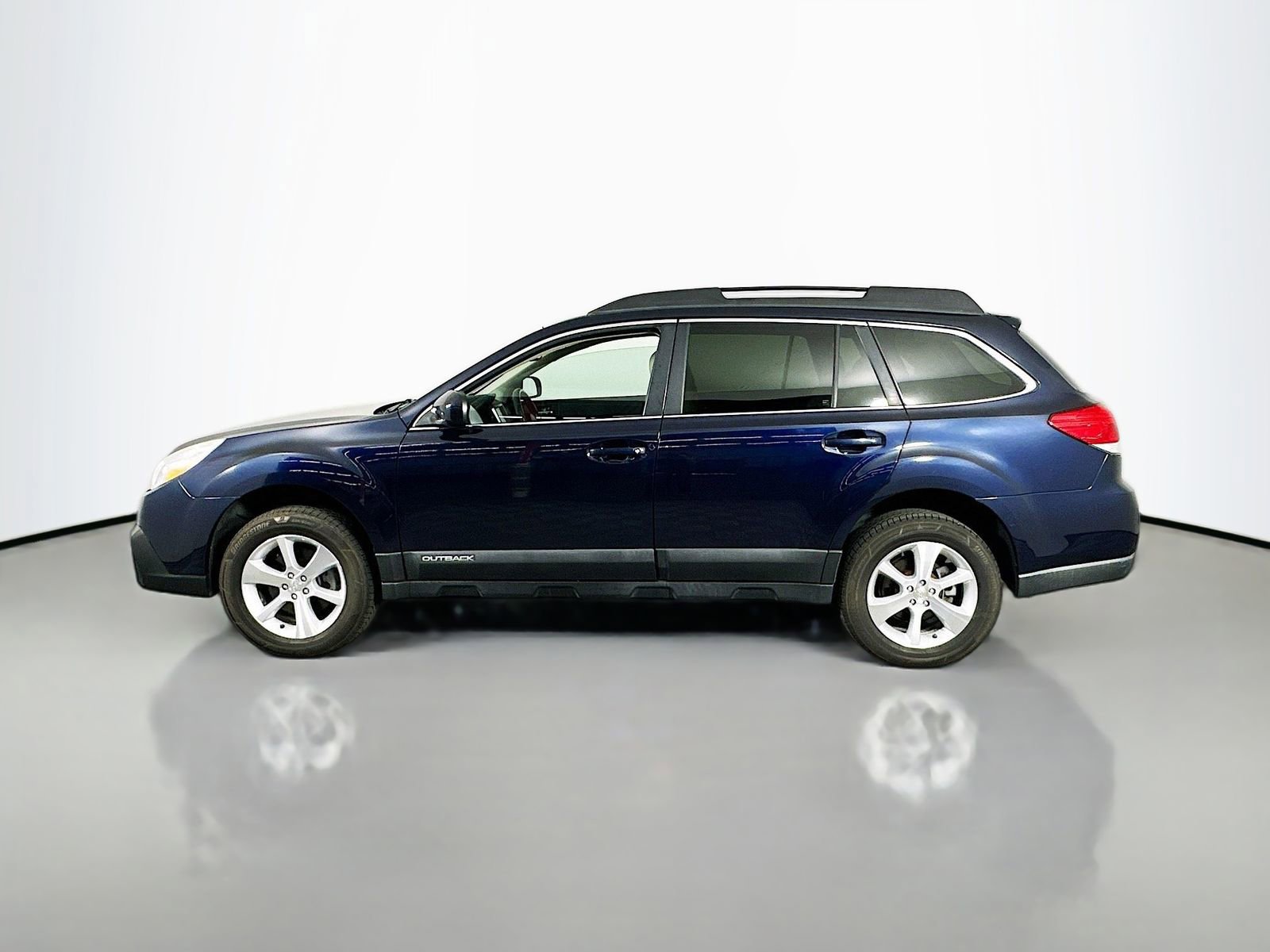 Used 2014 Subaru Outback 3.6R Limited AWD/4WD image 6