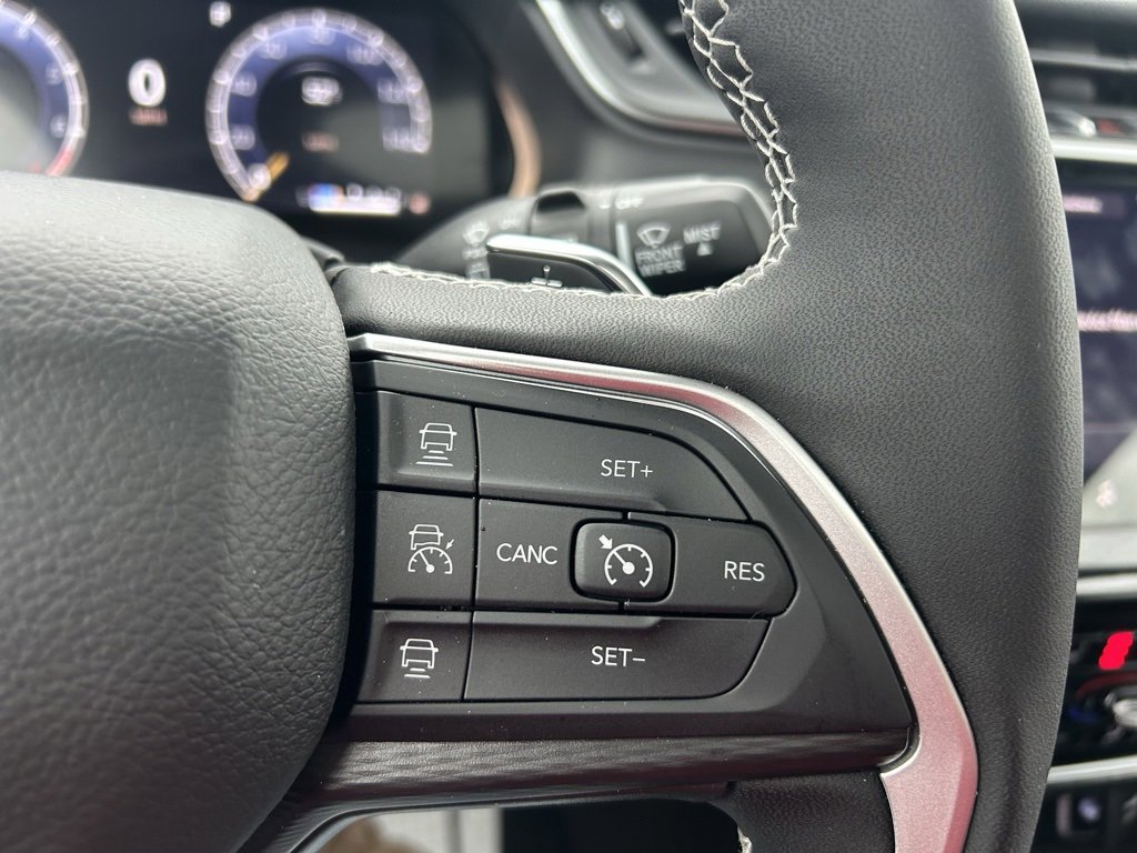 Used 2025 Jeep Grand Cherokee L Laredo w/ Luxury Tech Group I image 18