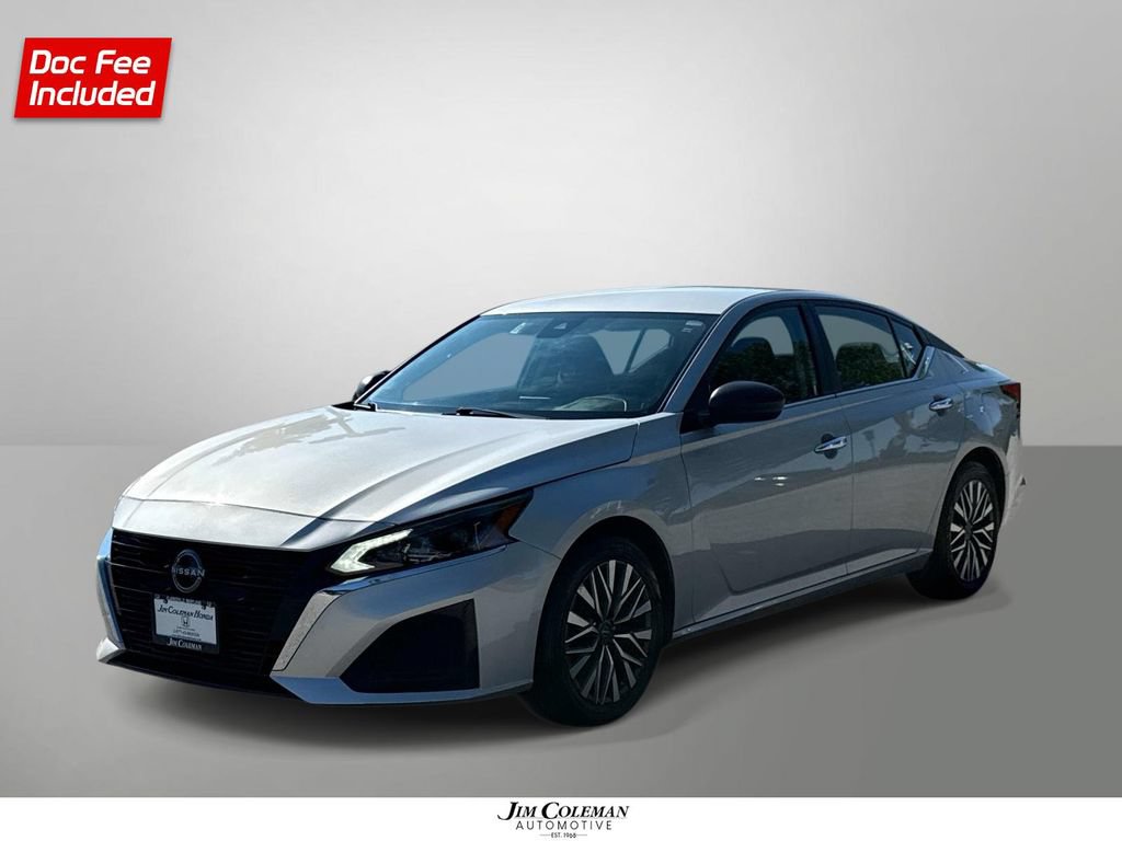 Used 2024 Nissan Altima 2.5 SV FWD image 1