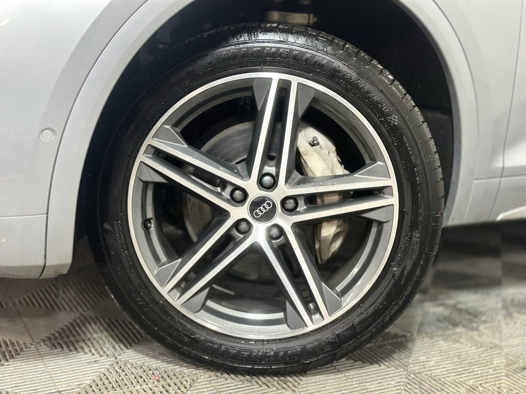 Used 2021 Audi Q5 e Prestige w/ Prestige Package image 2