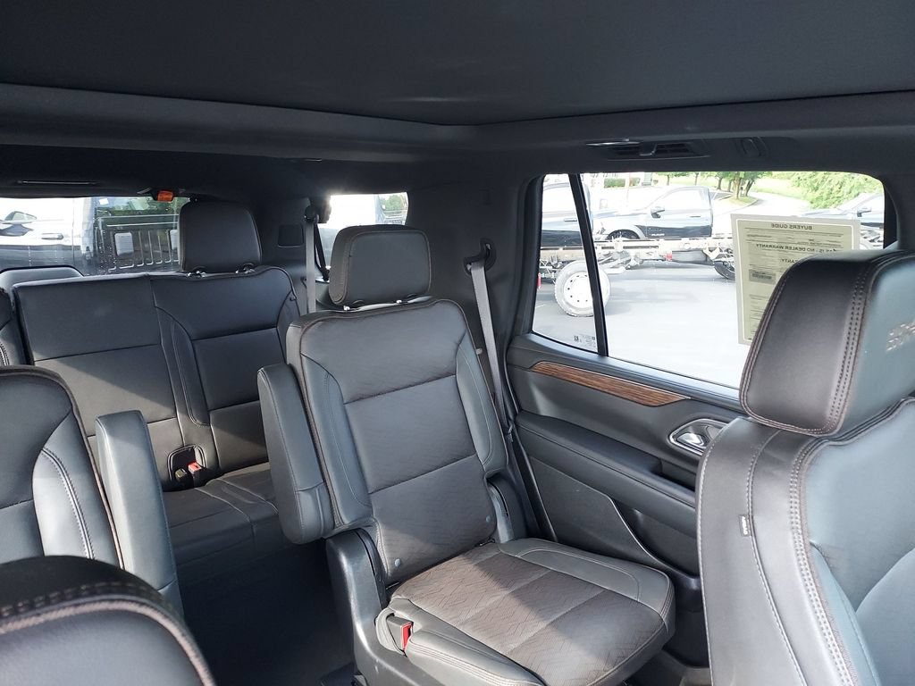 Used 2023 Chevrolet Tahoe High Country AWD/4WD image 14