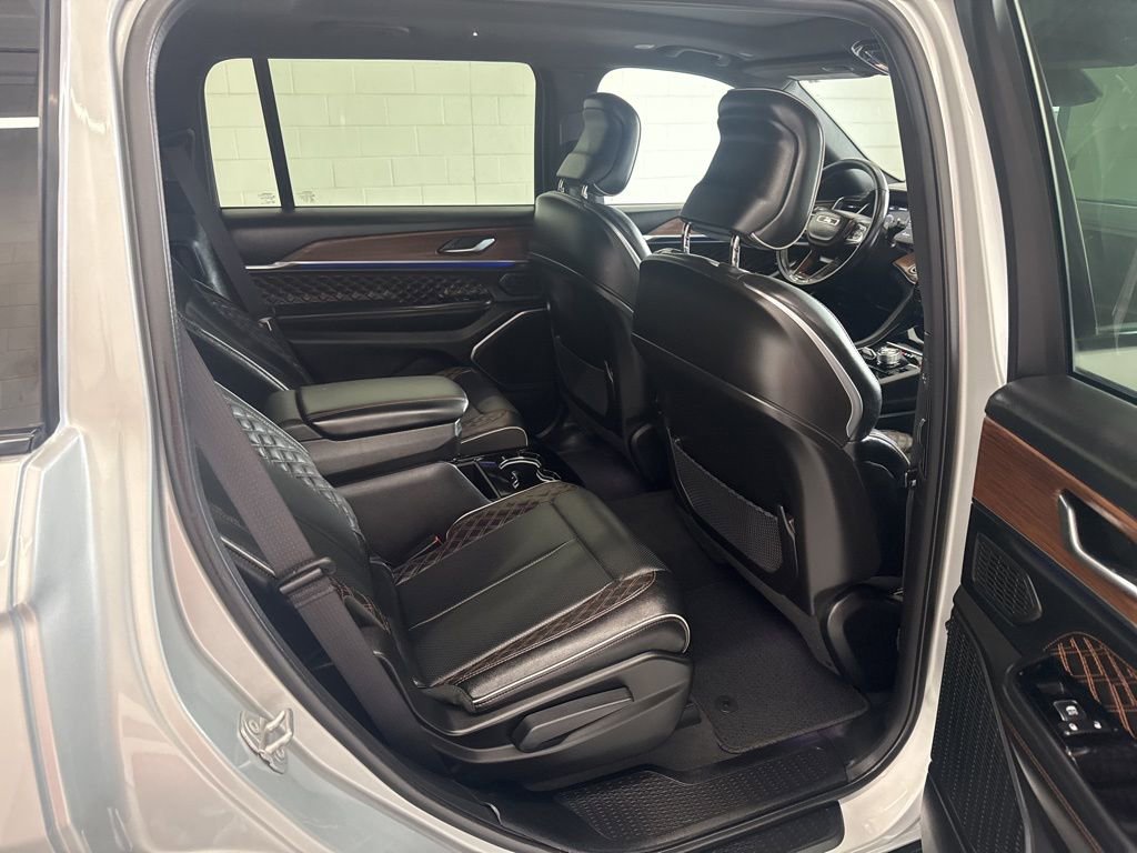 Used 2023 Jeep Grand Cherokee L Summit w/ Advanced Protech Group IV image 11