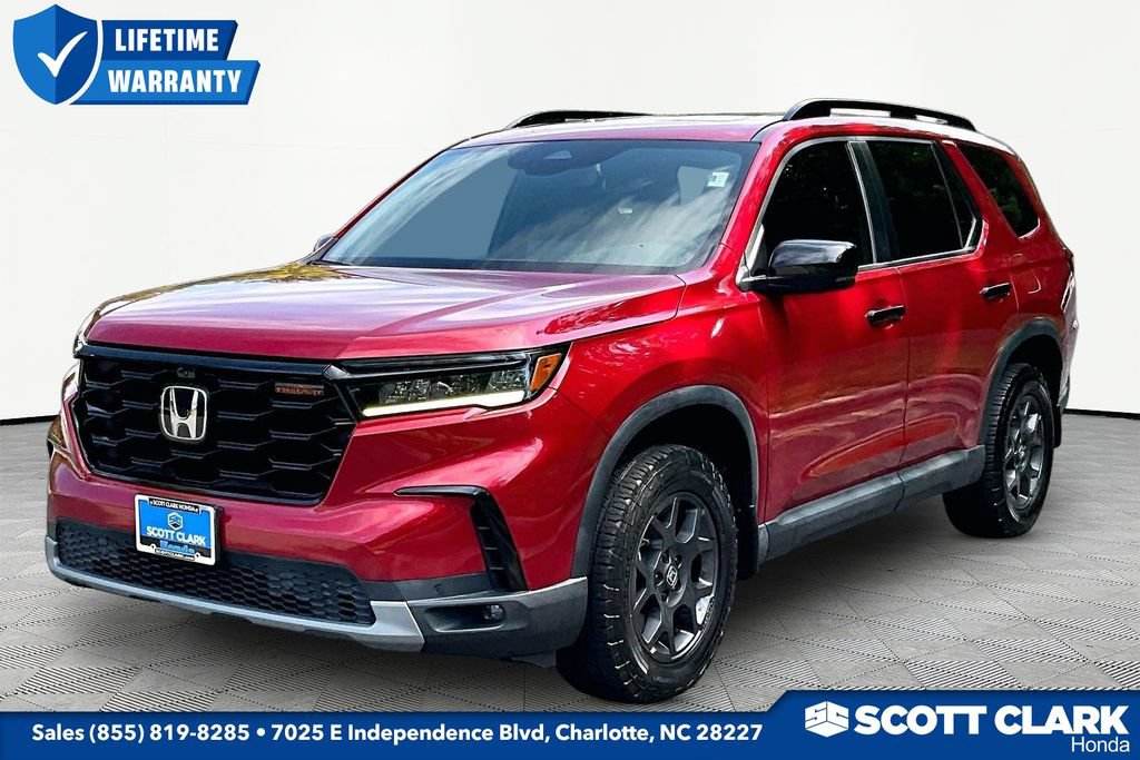 Used 2023 Honda Pilot TrailSport image 3