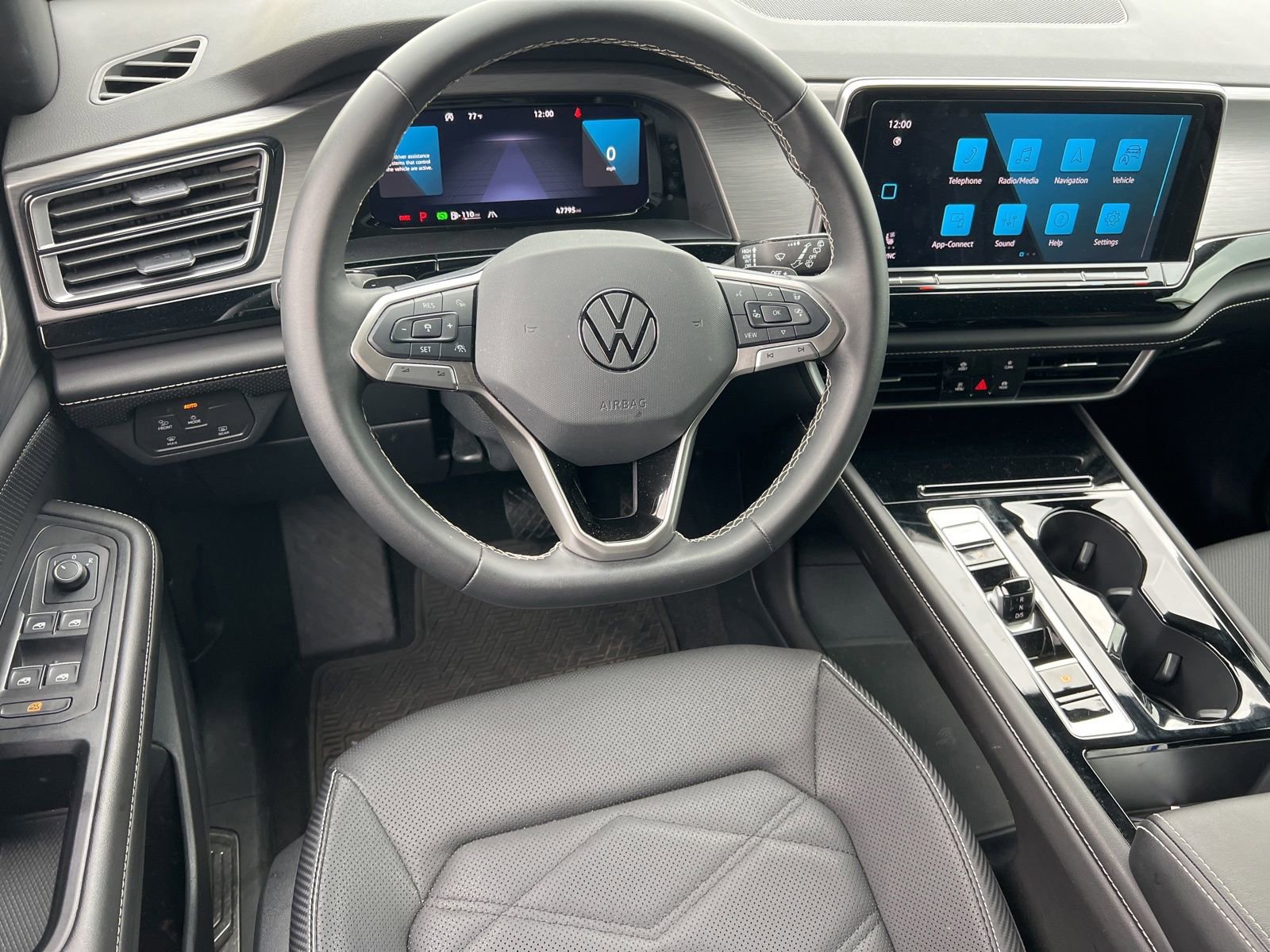 Used 2024 Volkswagen Atlas Cross Sport SE image 13