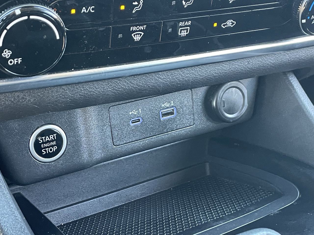 Used 2023 Nissan Rogue S image 27