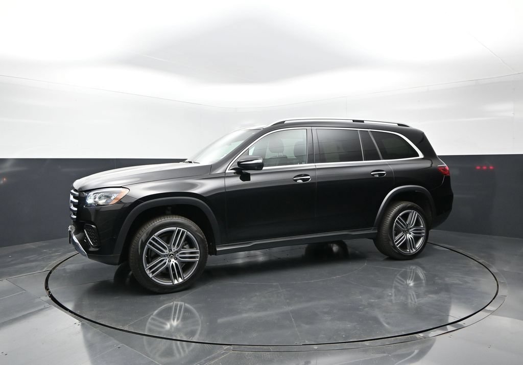 Used 2025 Mercedes-Benz GLS 450 4MATIC image 3