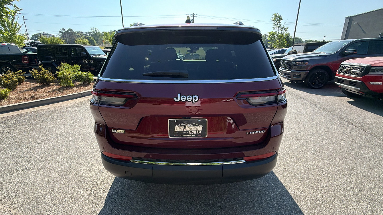 Used 2025 Jeep Grand Cherokee L Laredo w/ Luxury Tech Group I RWD image 9