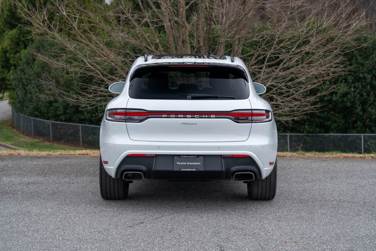 Certified 2025 Porsche Macan image 6