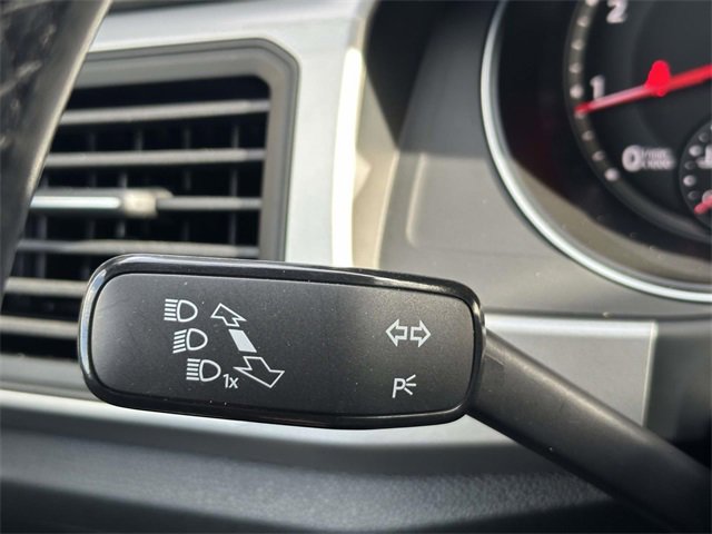 Certified 2021 Volkswagen Atlas Cross Sport SE image 28