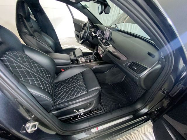 Used 2018 Audi S6 Prestige w/ Prestige Package image 39