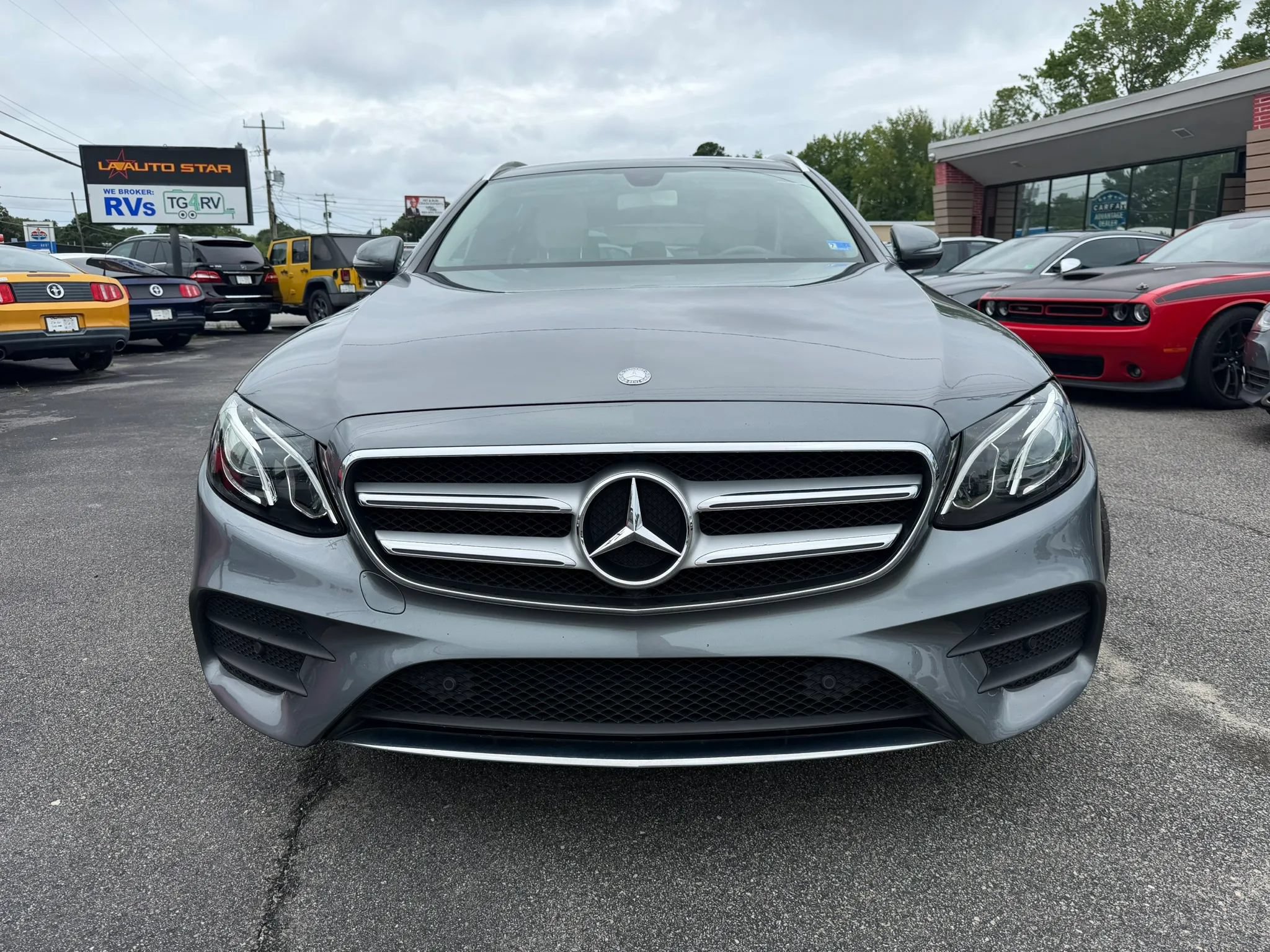 Used 2017 Mercedes-Benz E 400 4MATIC Wagon image 8