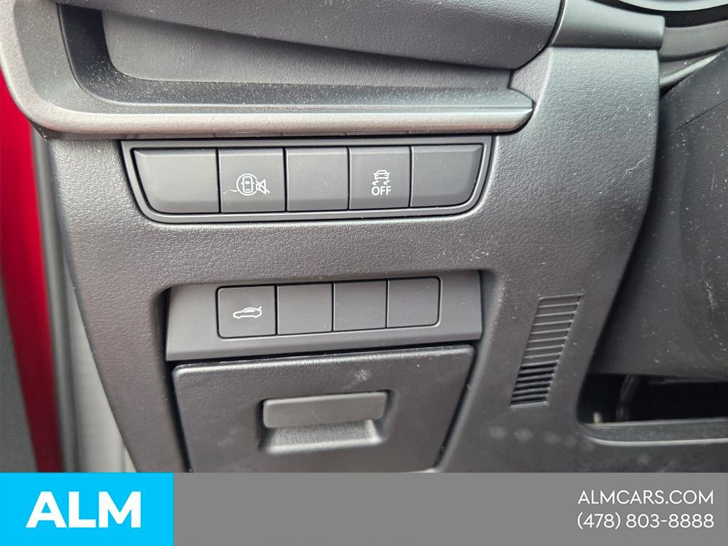 Used 2025 MAZDA MAZDA3 s image 31