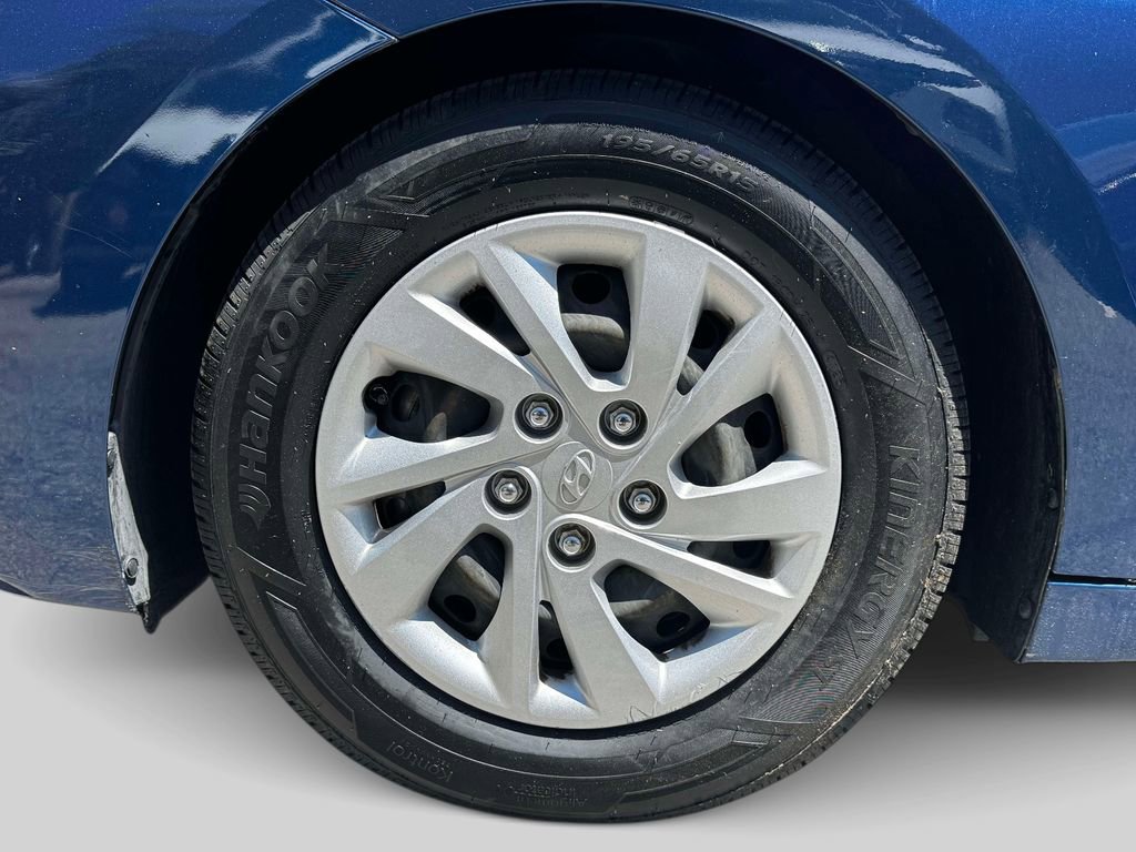 Used 2020 Hyundai Elantra SE FWD image 7