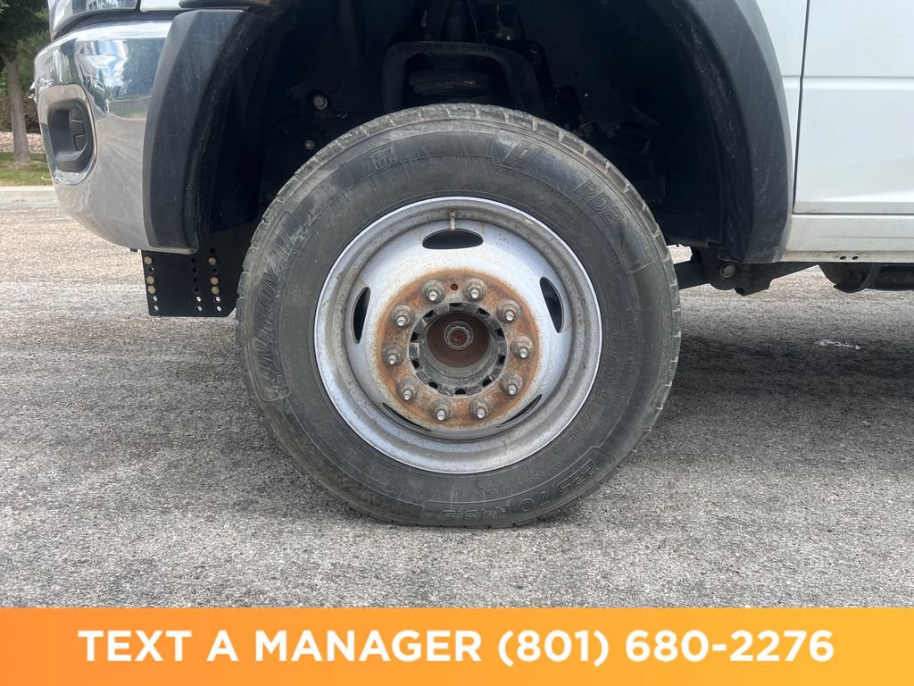 Used 2023 RAM 5500 Tradesman w/ Chrome Appearance Group AWD/4WD image 9