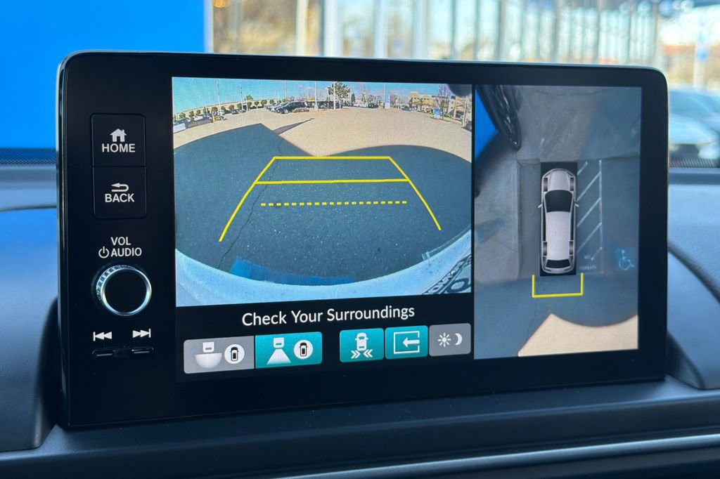 Used 2025 Honda Pilot Black Edition image 19