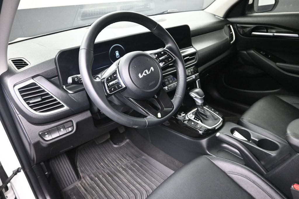 Used 2024 Kia Seltos EX AWD/4WD image 12