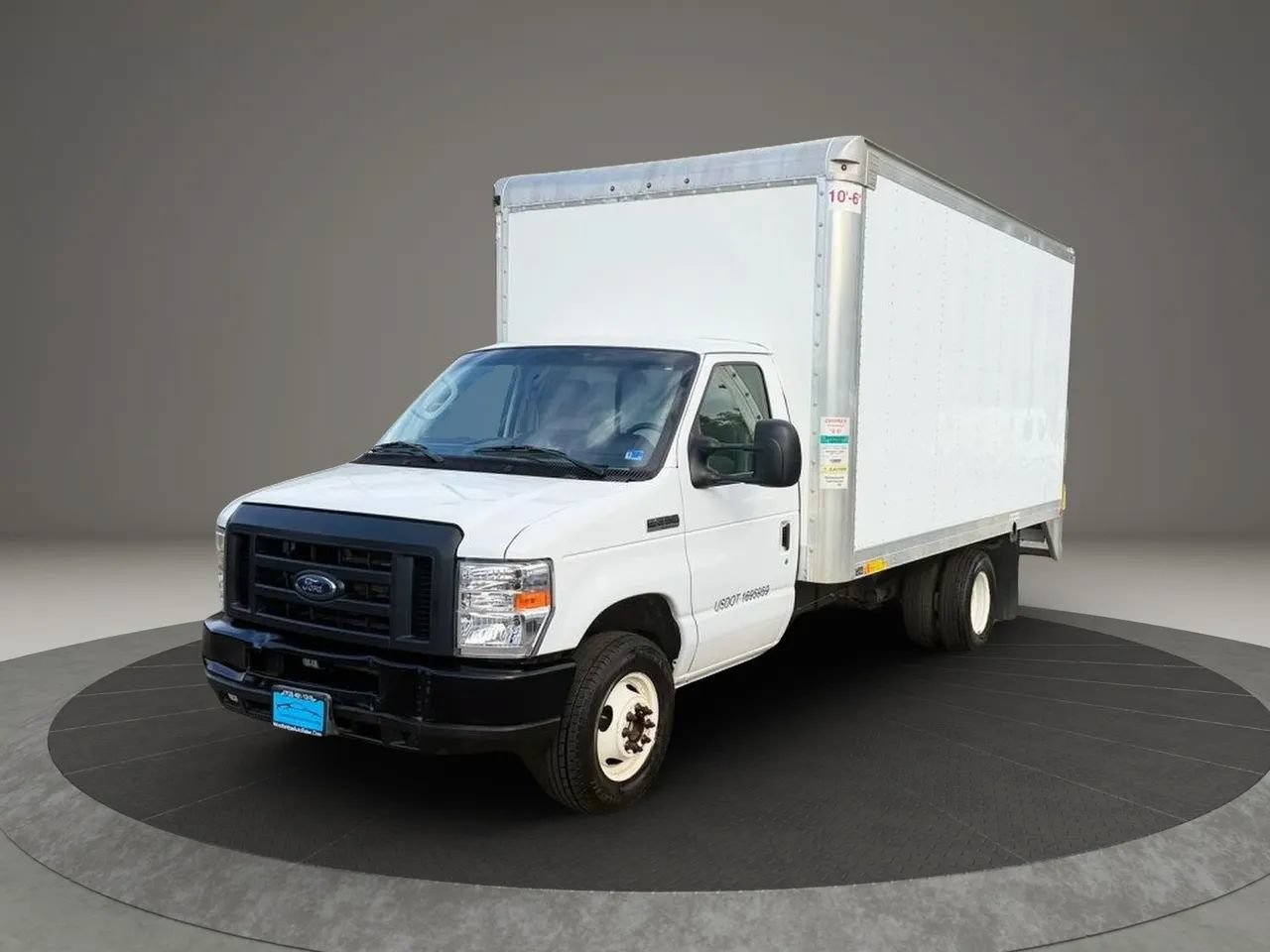 Used 2018 Ford E-350 and Econoline 350 Super Duty w/ Power Windows & Locks Group RWD image 8