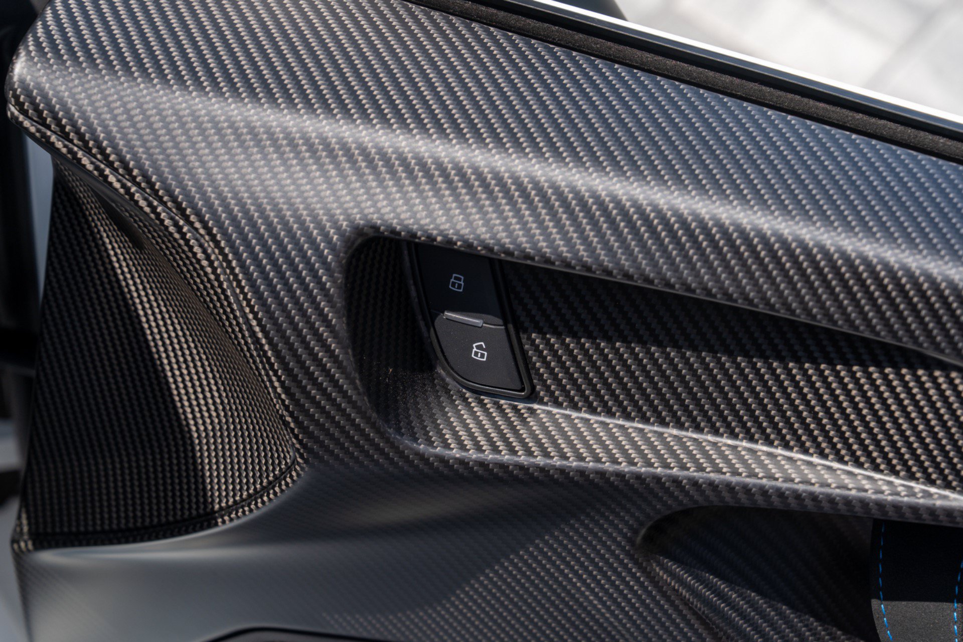 Used 2021 Lamborghini Huracan STO RWD image 44