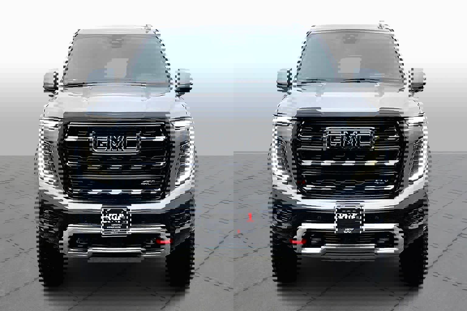 Used 2025 GMC Yukon AT4 w/ AT4 Premium Package image 3