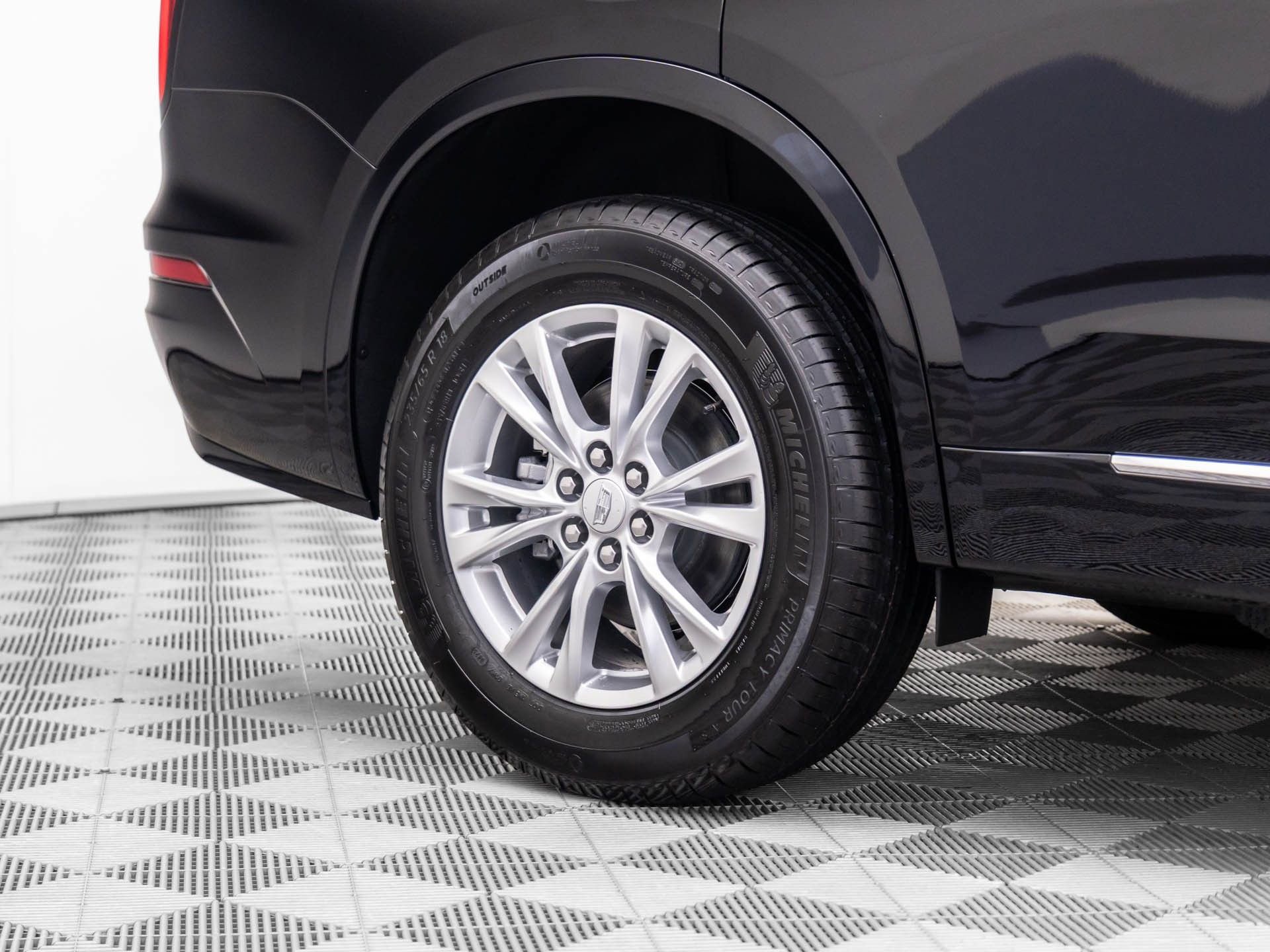 New 2025 Cadillac XT6 Luxury image 29