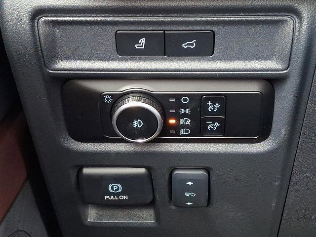 Certified 2024 Ford Expedition Limited image 27