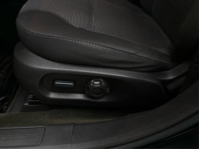 Used 2014 Ford Taurus SEL FWD image 24