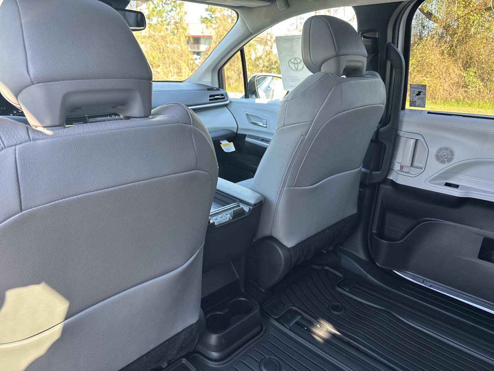 New 2025 Toyota Sienna XLE image 26