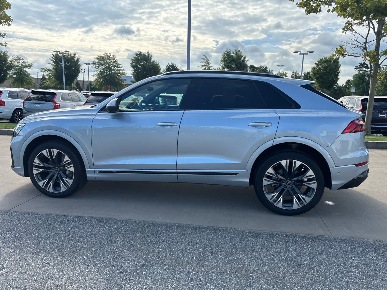 Used 2025 Audi Q8 Premium Plus w/ Premium Plus Package AWD/4WD image 11