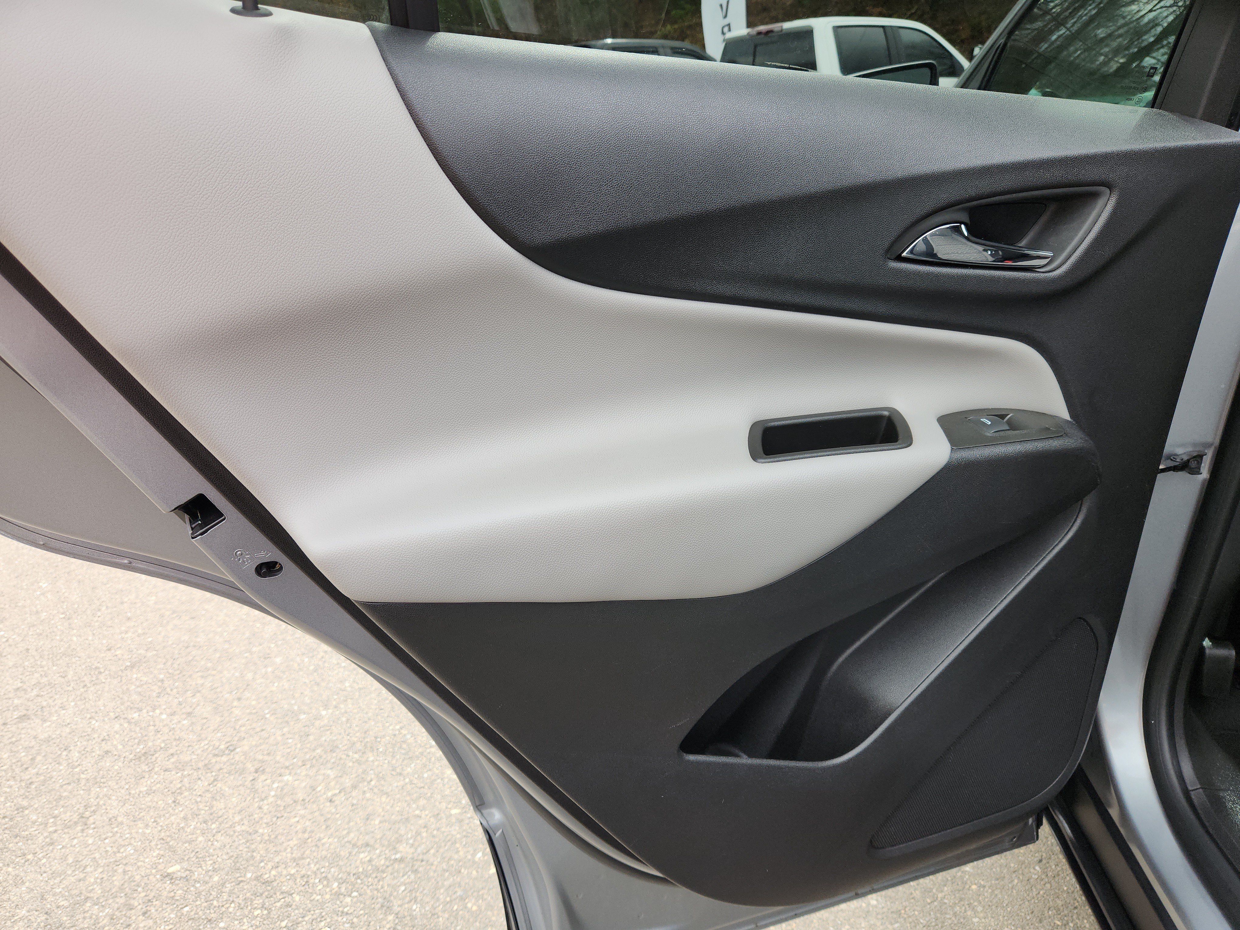 Used 2024 Chevrolet Equinox LT FWD image 40