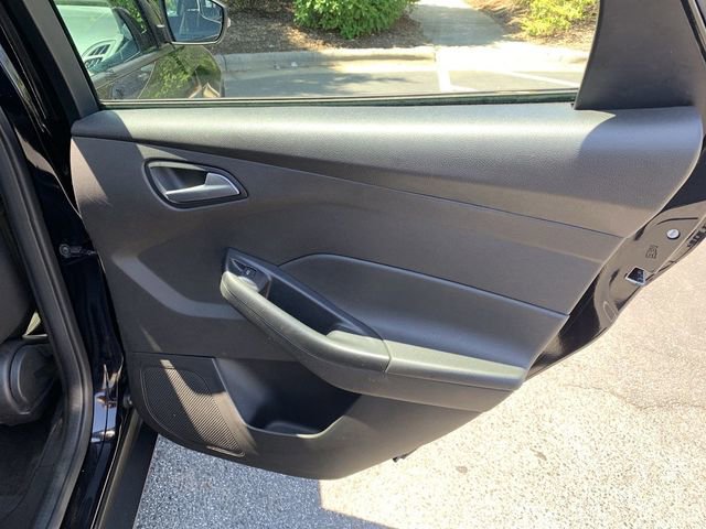 Used 2016 Ford Focus SE FWD image 11