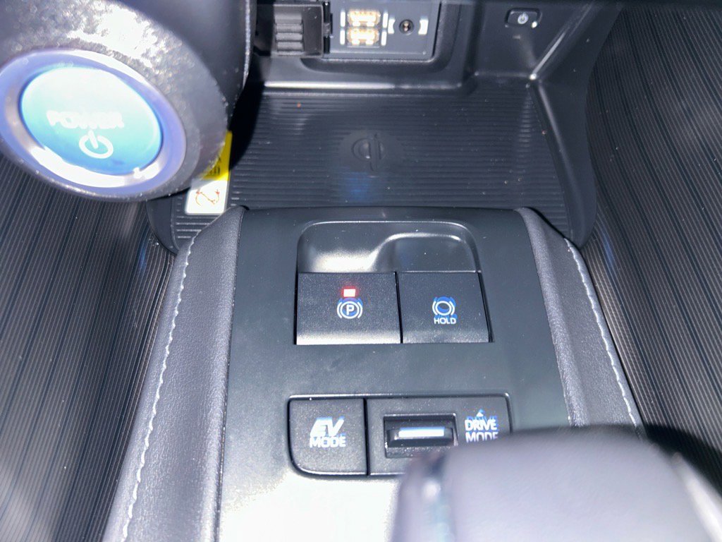 Used 2022 Toyota Venza XLE image 28