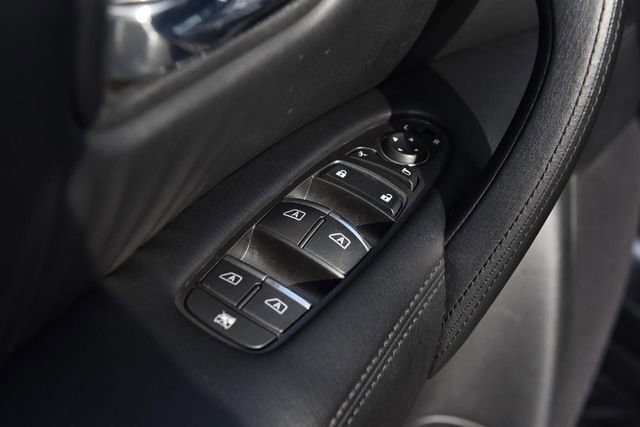 Used 2024 Nissan Armada SL image 8