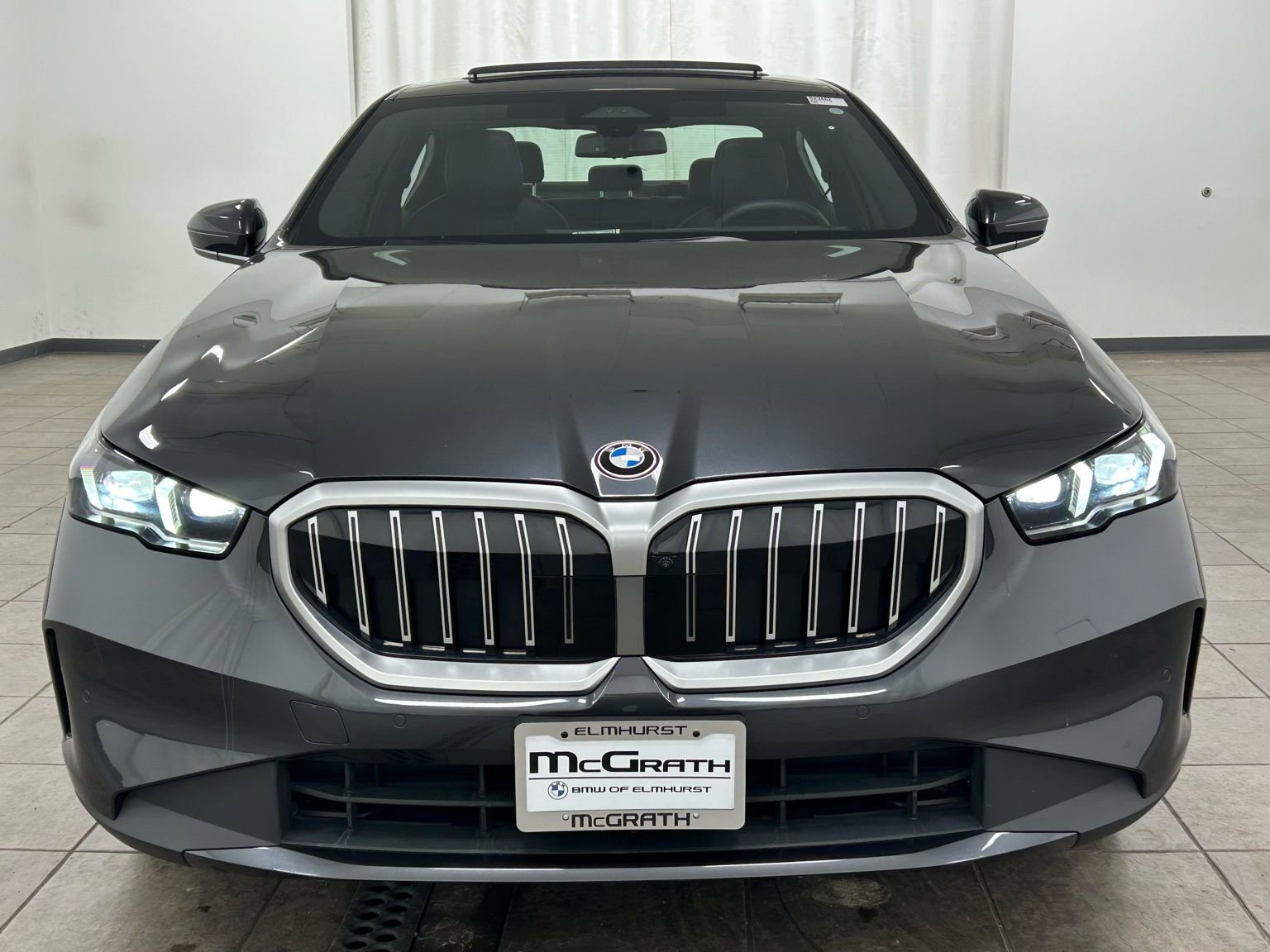 Used 2025 BMW 530i xDrive w/ Premium Package image 7