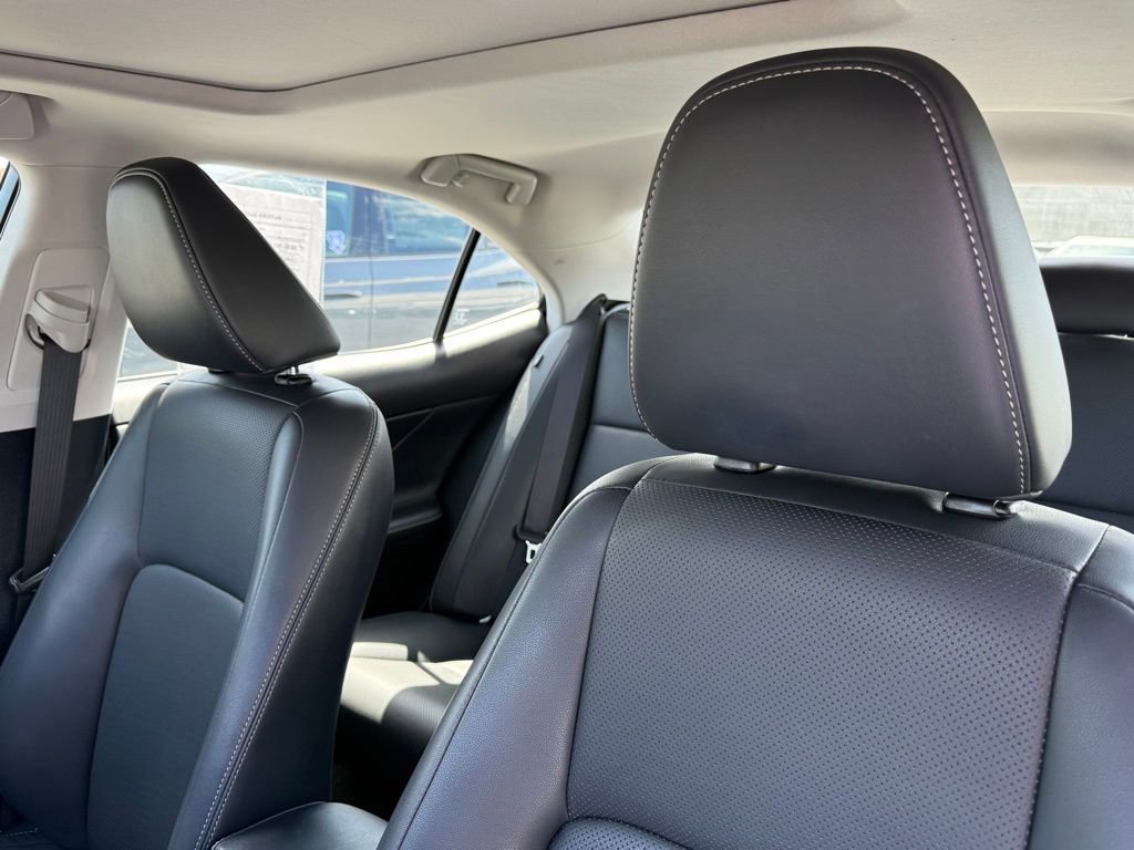 Used 2017 Lexus IS 200t RWD image 15