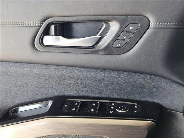 Used 2022 Nissan Pathfinder Platinum w/ Cargo Package image 6