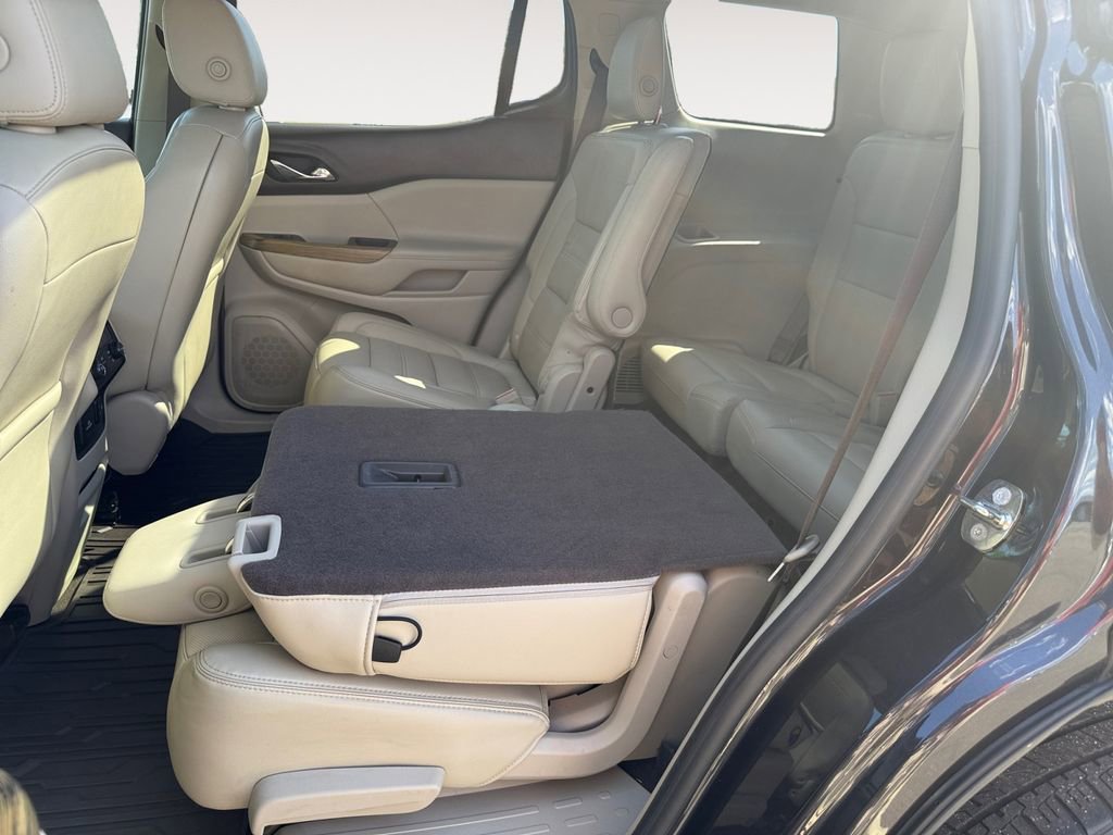 Used 2017 GMC Acadia Denali w/ Technology Package FWD image 13