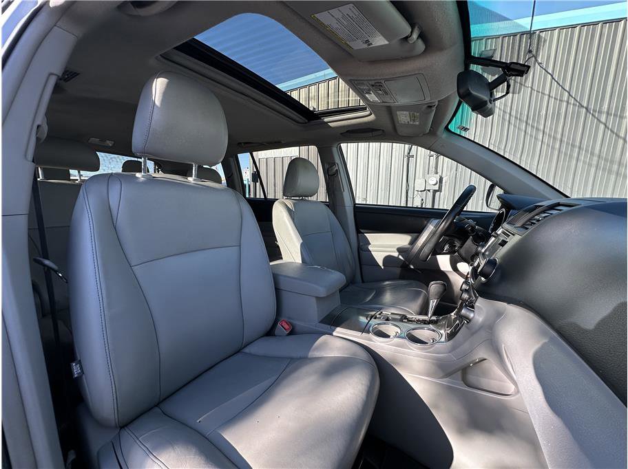 Used 2013 Toyota Highlander SE image 18