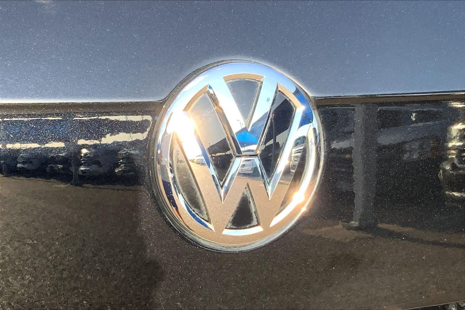 Used 2021 Volkswagen Tiguan SE R-Line FWD image 10