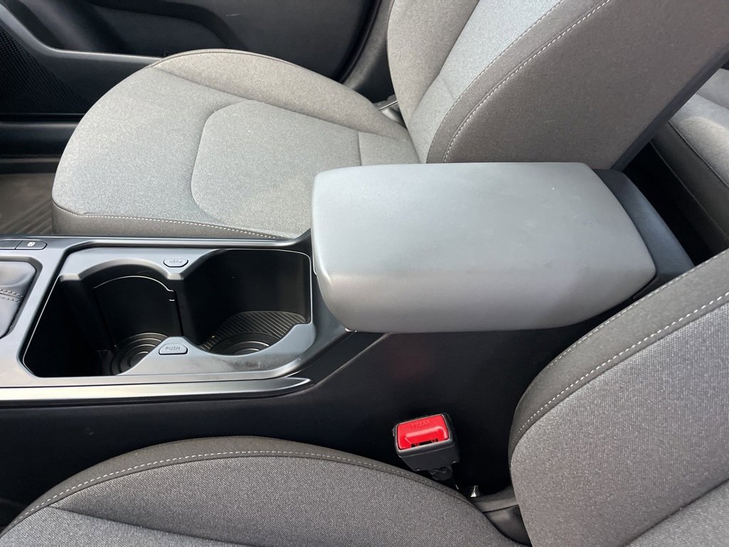 Used 2025 Kia K4 LX image 13