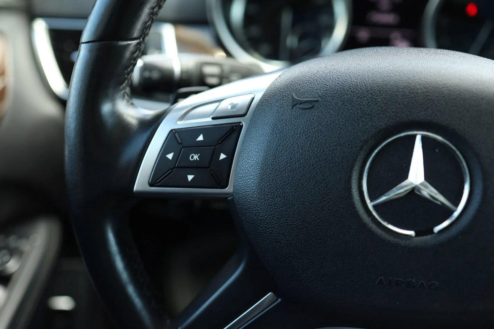 Used 2012 Mercedes-Benz ML 350 4MATIC image 22