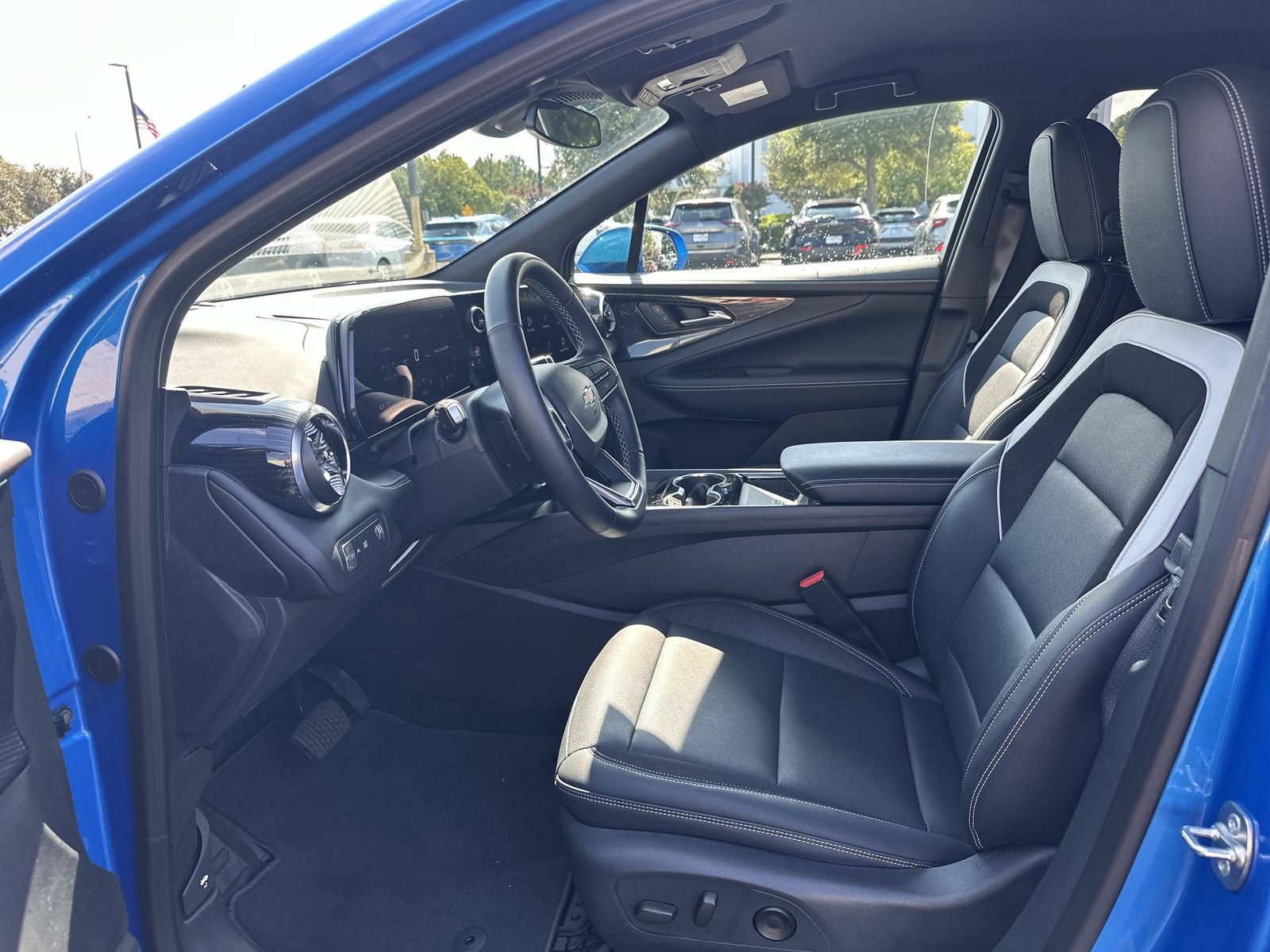 Used 2024 Chevrolet Blazer EV LT AWD/4WD image 16