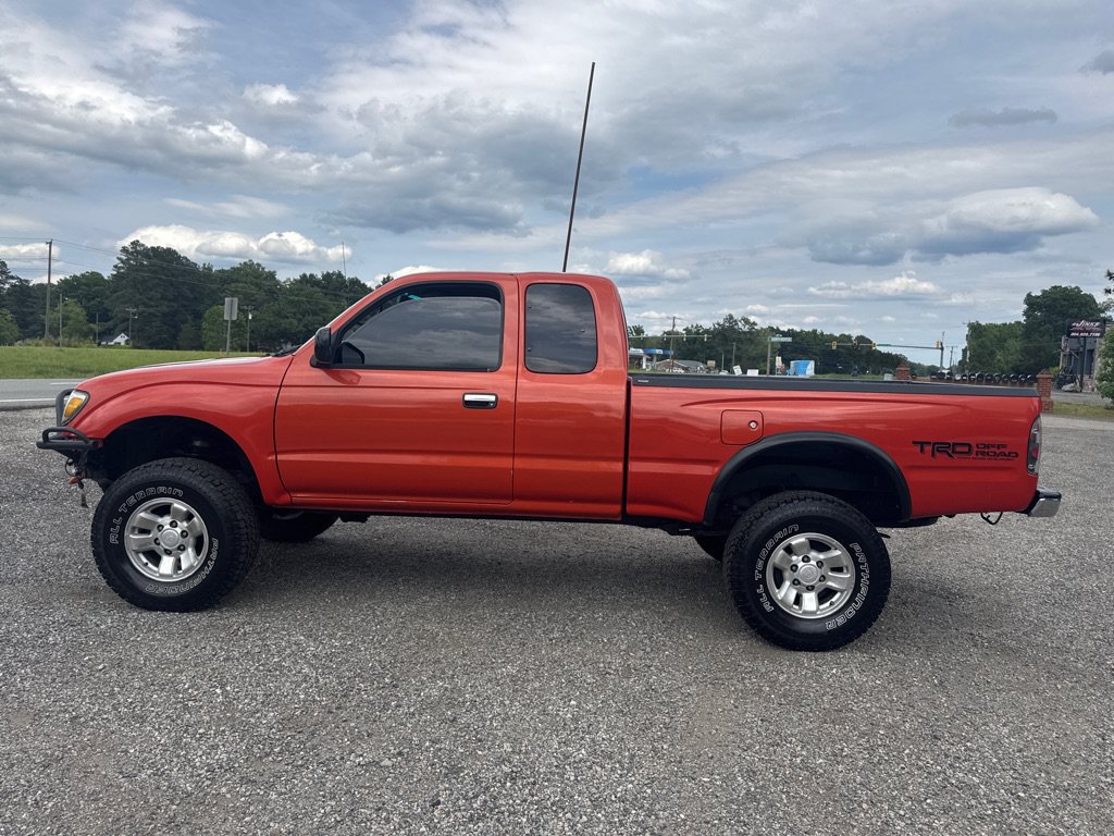 Used 2000 Toyota Tacoma PreRunner RWD image 5